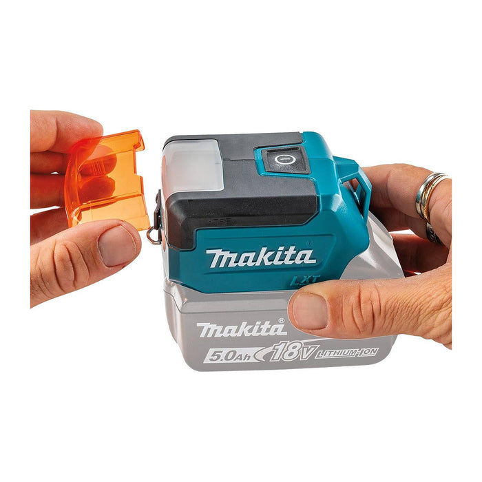 Đèn LED mini Makita DML817 dùng Pin 18V LXT, độ sáng 300lm, có cổng kết nối USB