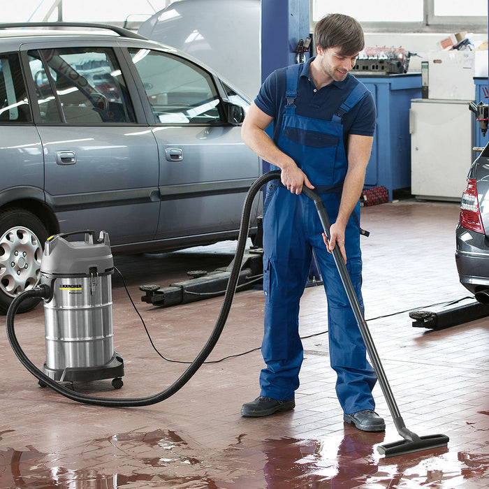 Máy hút bụi, dòng công nghiệp Karcher NT 38/1 Me Classic công suất 1500W, lực hút 227mbar, dung tích 38L ( Hút khô & nước )