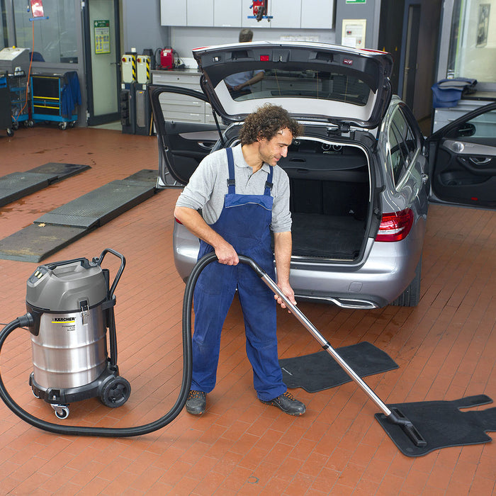 Máy hút bụi, dòng công nghiệp Karcher NT 70/2 Me Classic công suất 2300W, lực hút 225mbar, dung tích 70L ( Hút khô & nước )