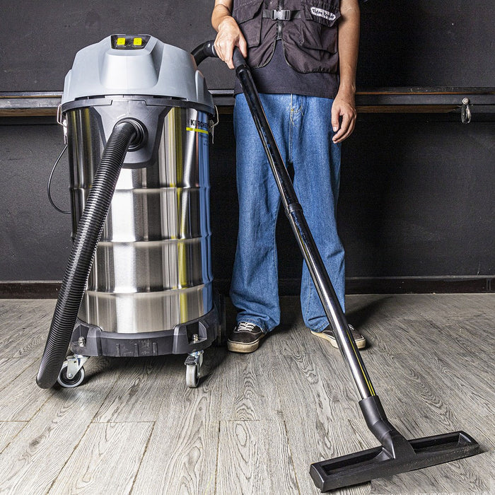 Máy hút bụi, dòng công nghiệp Karcher NT 90/2 Me Classic công suất 2300W, lực hút 225mbar, dung tích 90L ( Hút khô & nước )