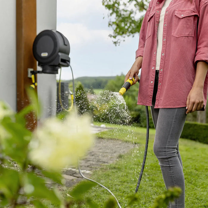 Bộ dây nước kèm hộp lưu trữ treo tường, thu dây tự động Karcher HBX 4.15 Automatic chiều dài dây 15m