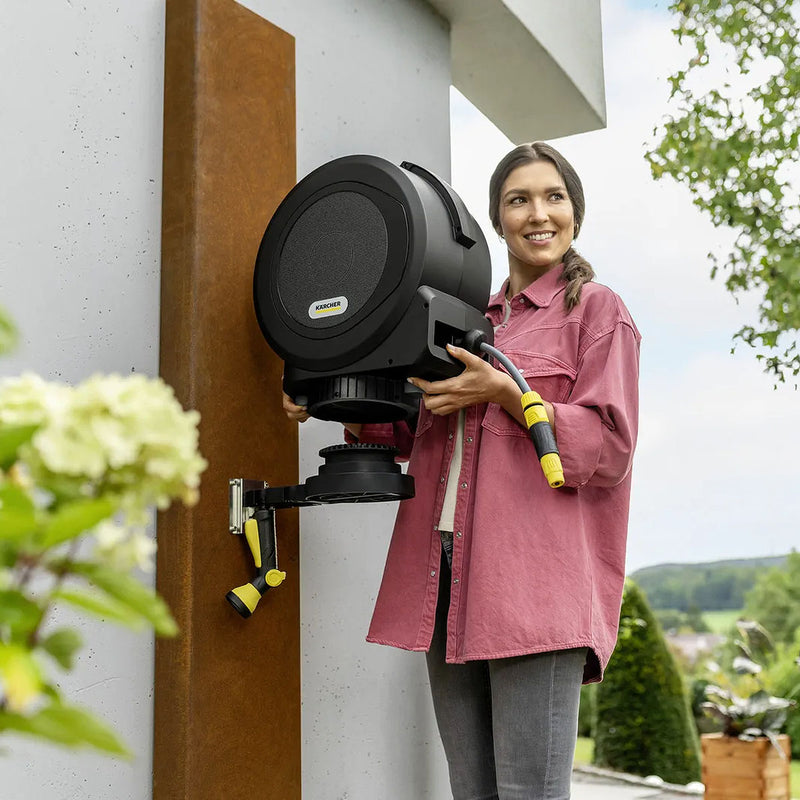 Bộ dây nước kèm hộp lưu trữ treo tường, thu dây tự động Karcher HBX 4.15 Automatic chiều dài dây 15m