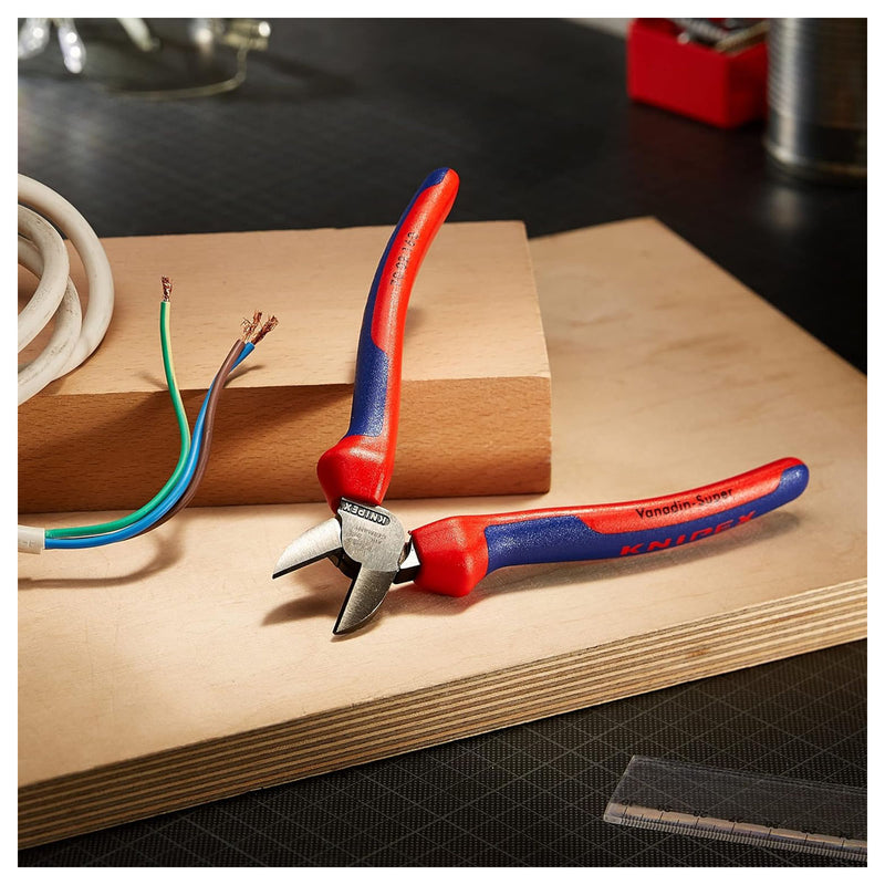 Bộ 10 kìm cắt 70 02 160, kèm giá trưng bày bằng bìa cứng KNIPEX 00 18 01 V06