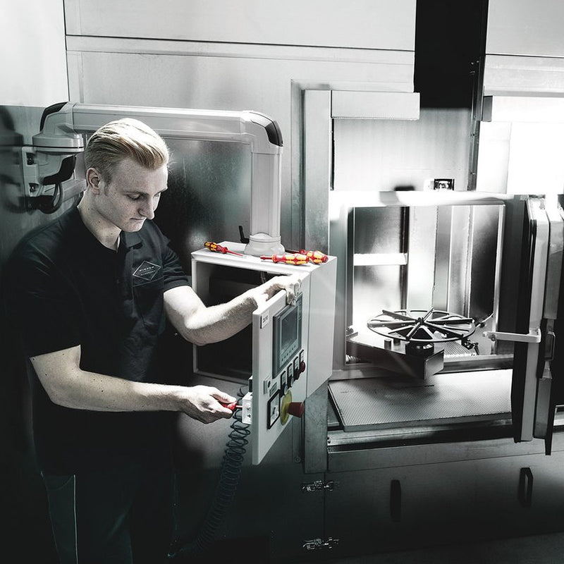 Bộ kìm và tua vít cách điện 1000V 5 chi tiết KNIPEX 00 20 13