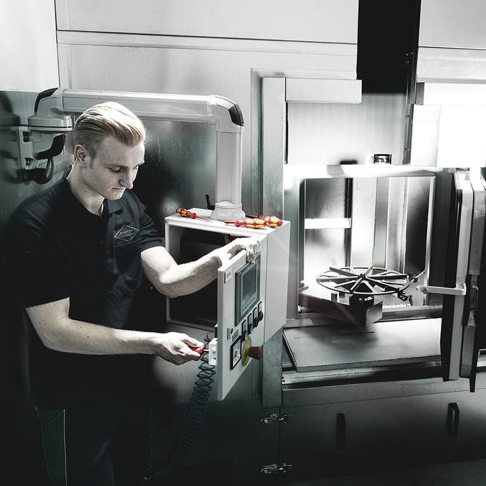 Bộ kìm và tua vít cách điện 1000V 5 chi tiết KNIPEX 00 20 13