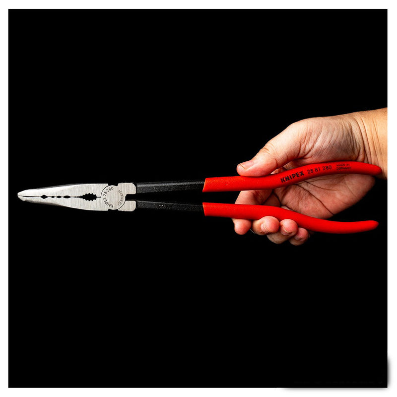 Kìm nhọn thân dài, mũi cong có các rãnh kẹp vật liệu chuyên dùng trong không gian hẹp KNIPEX 28 81 280 chiều dài 280mm, mạ đen nhám tay cầm bọc nhựa kháng dầu mở