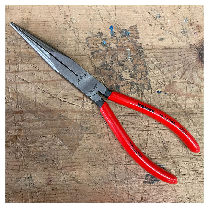 Kìm nhọn KNIPEX 38 11 200 chiều dài 200mm, mạ đen nhám tay cầm bọc nhựa kháng dầu mở