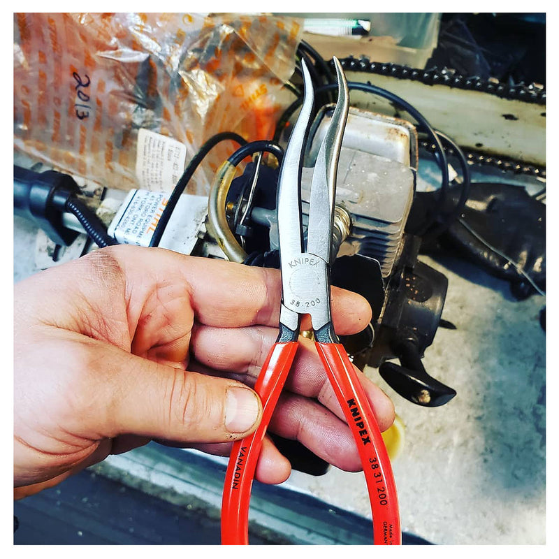 Kìm nhọn, mũi cong KNIPEX 38 31 200 chiều dài 200mm, mạ đen nhám tay cầm bọc nhựa kháng dầu mở