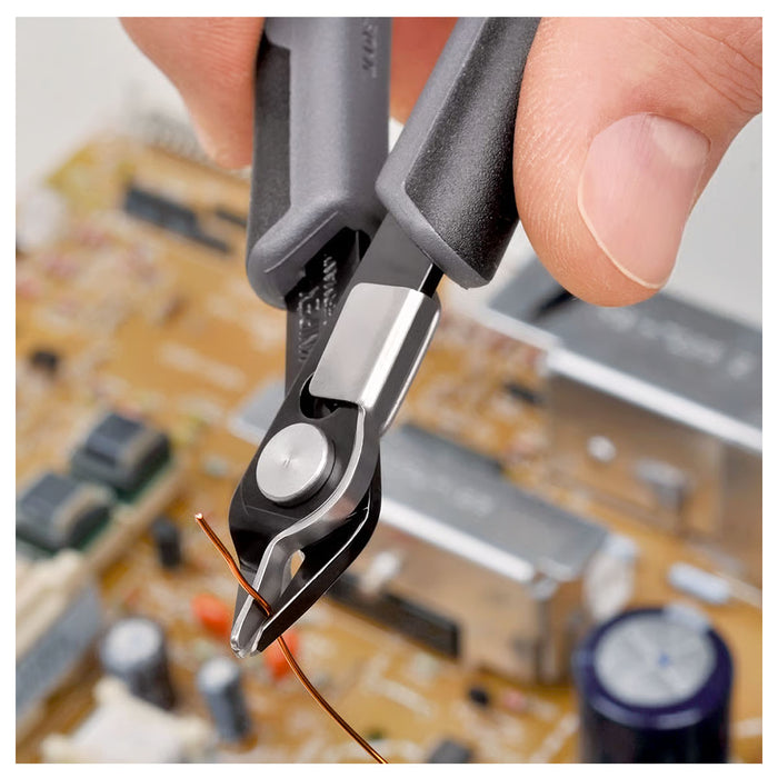 Kìm cắt linh kiện điện tử, có kẹp giữ dây, chống tĩnh điện dòng Super Knips KNIPEX 78 71 125 ESD chiều dài 125mm, khả năng cắt từ 0.2mm - 1.6mm