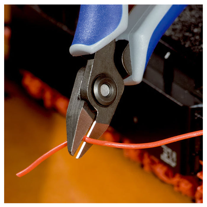 Kìm cắt linh kiện điện tử, có nang trợ lực, đầu mũi nhọn KNIPEX 79 32 125 chiều dài 125mm, khả năng cắt từ 0.2mm - 1.5mm