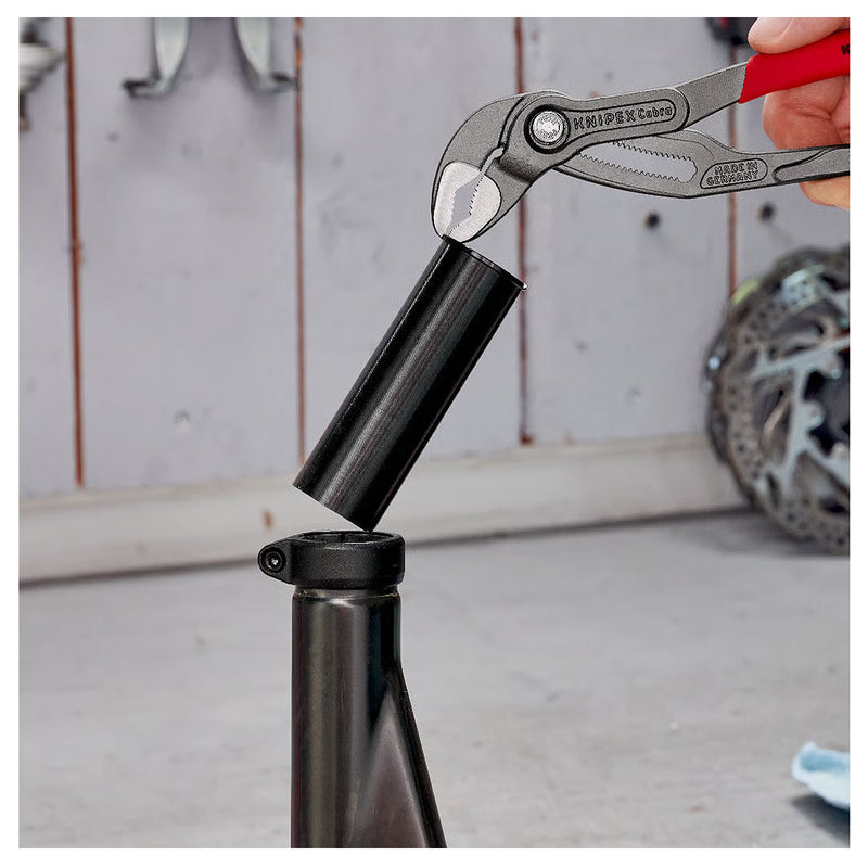 Kìm mỏ quạ dòng Cobra High-Tech KNIPEX chiều dài từ 125mm - 300mm, mạ đen nhám, tay cầm bọc nhựa chống trượt