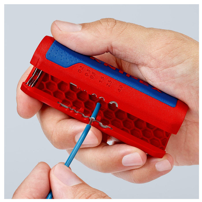 Dụng cụ cắt ống ruột gà tích hợp lỗ tuốt dây điện TwistCut KNIPEX 90 22 02 SB chiều dài 100mm, đường kính cắt từ 13mm - 32mm