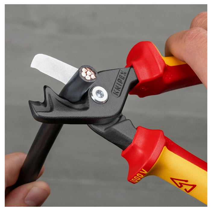 Kìm cắt cáp lưỡi kép dòng StepCut XL KNIPEX 95 18 225 cách điện 1000V chiều dài 225mm, mạ đen nhám