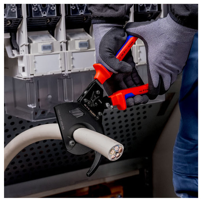 Kìm cắt cáp nhông 2 giai đoạn, cho cáp đồng và nhôm KNIPEX chiều dài từ 250mm - 280mm, sơn đen chống ăn mòn, tay cầm bọc nhựa chống trượt