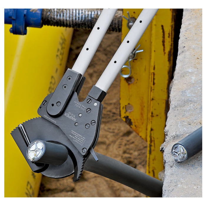 Kìm cắt cáp nhông hạng nặng, cho cáp đồng và nhôm KNIPEX chiều dài từ 630mm - 680mm, mạ đen nhám, tay cầm bọc nhựa chống trượt