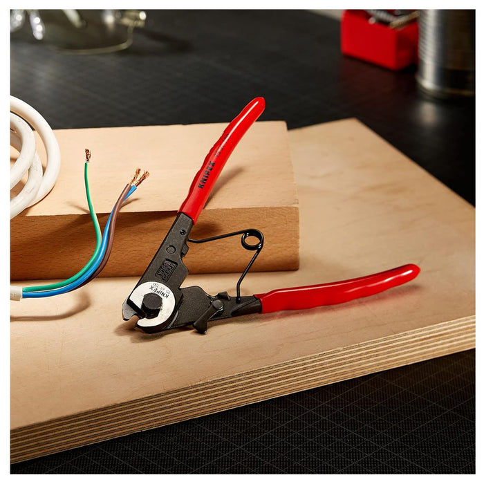 Kìm cắt cáp thép, chuyên cắt cáp Bowden KNIPEX 95 61 150 chiều dài 150mm, mạ đen nhám, tay cầm bọc nhựa kháng dầu mở