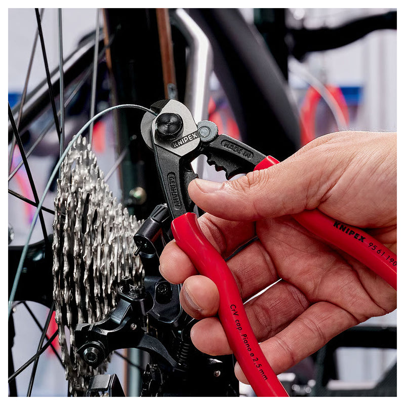 Kìm cắt cáp thép, có lỗ bấm đầu khuyên KNIPEX 95 61 190 chiều dài 190mm, mạ đen nhám, tay cầm bọc nhựa kháng dầu mở