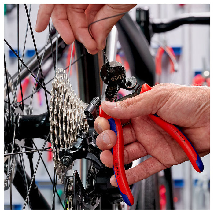 Kìm cắt cáp thép KNIPEX chiều dài 160mm, mạ đen nhám, tay cầm bọc nhựa chống trượt