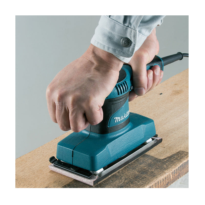 Máy chà nhám rung Makita 9035H công suất 180W, kích thước đế nhám 93 x 185mm