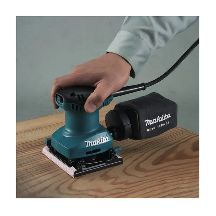 Máy chà nhám rung Makita BO4557 công suất 180W kích thước đế nhám 112 x 102mm
