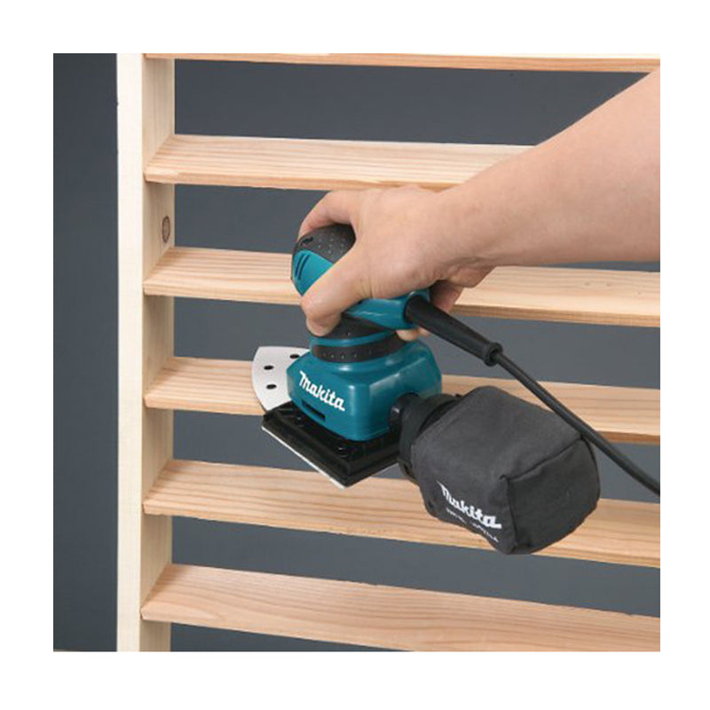 Máy chà nhám rung Makita BO4565 công suất 200W, kích thước đế nhám 112 x 190mm