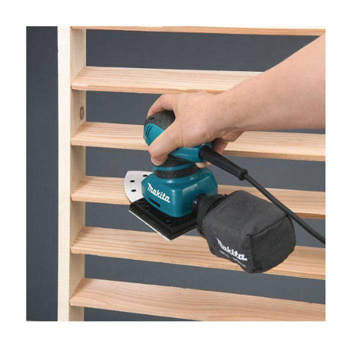 Máy chà nhám rung Makita BO4565 công suất 200W, kích thước đế nhám 112 x 190mm