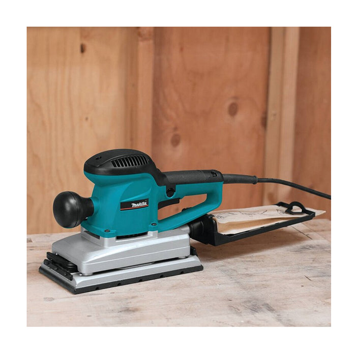 Máy chà nhám rung Makita BO4901 công suất 330W, kích thước đế nhám 115 x 229mm