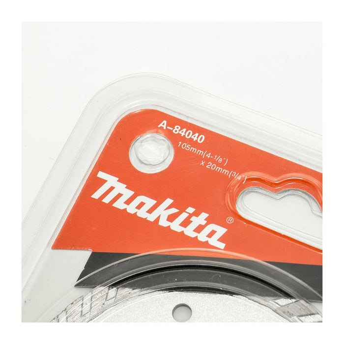 Lưỡi cắt kim cương 105mm kiểu răng gợn sóng Makita A-84040 dùng cho đá hoa cương, lỗ cốt 20mm, cắt khô đạt tiêu chuẩn EN13236 ( Cấp 2 sao )