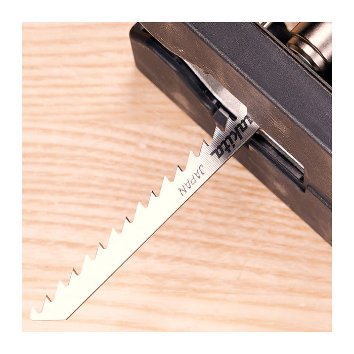 Hộp 5 lưỡi cưa lọng HCS loại cắt nhanh, vết cắt đẹp Makita A-85640 dùng cho gỗ, nhựa số răng 6 TPI, chiều dài 105mm, đuôi gài kiểu B ( Cấp 3 sao )