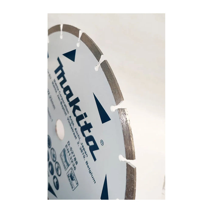 Lưỡi cưa kim cương 230mm kiểu răng phân đoạn Makita D-52788 dùng cho bê tông, đá cẩm thạch, lỗ cốt 22.23mm, cắt khô,  đạt tiêu chuẩn EN13236 ( Cấp 1 sao )