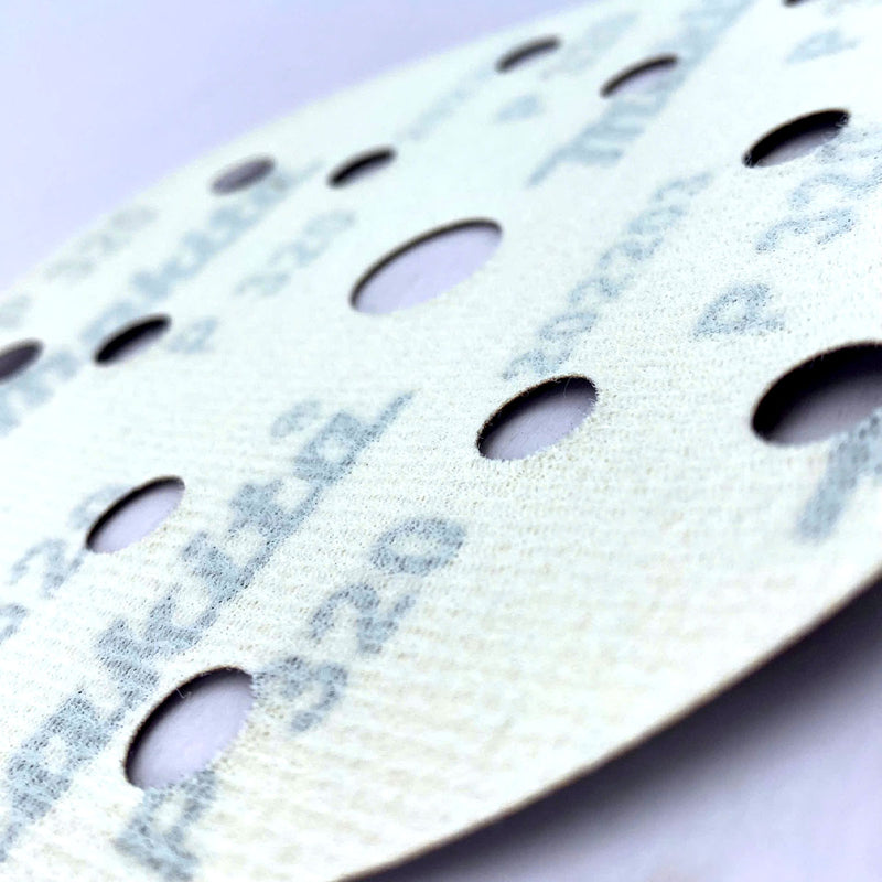 Hộp 10 giấy nhám tròn đục lỗ 150mm ( 6 inch ) Makita cho gỗ, sơn, kim loại dùng với đế gai ( Cấp 2 sao )