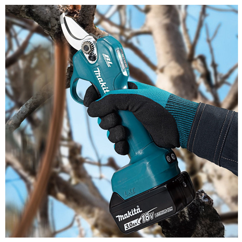 Máy cắt cành Makita DUP181 dùng Pin 18V LXT, khả năng cắt tối đa 30mm