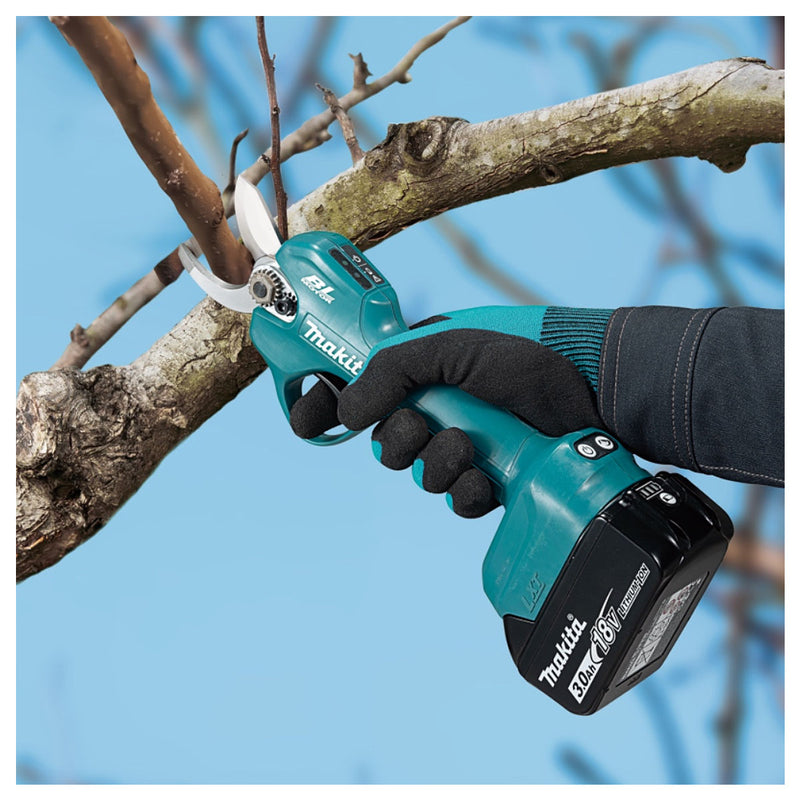 Máy cắt cành Makita DUP181 dùng Pin 18V LXT, khả năng cắt tối đa 30mm