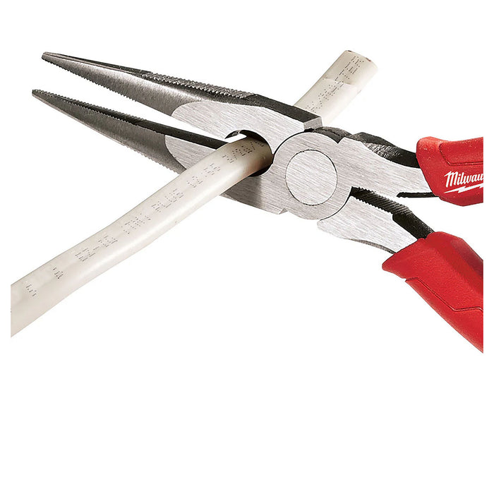 Kìm nhọn Milwaukee 48-22-6101 chiều dài 203mm, tay cầm bọc cao su chống trượt