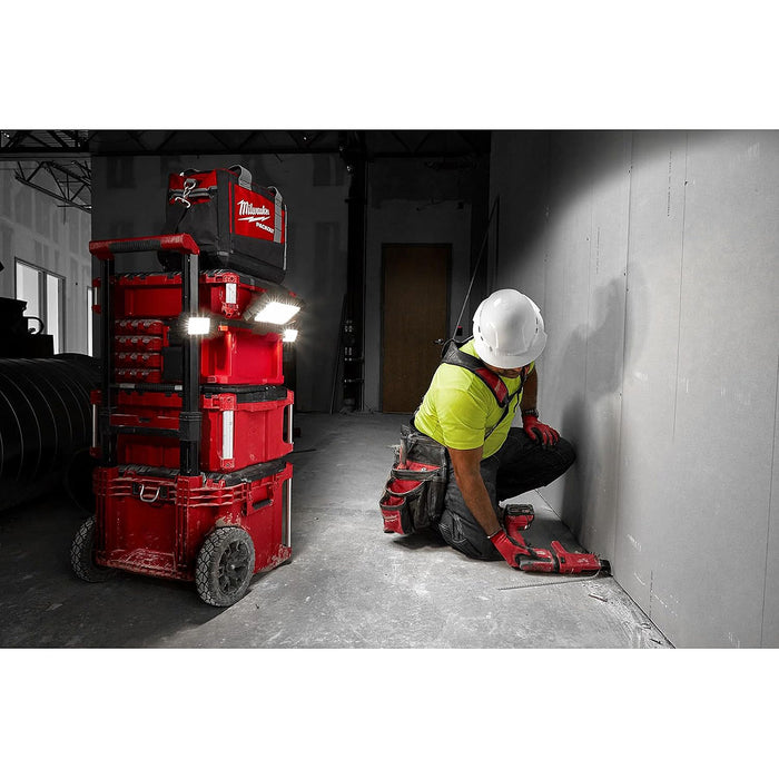 Thùng đựng đồ nghề PACKOUT Milwaukee 48-22-8426 loại có bánh xe và tay nắm kéo