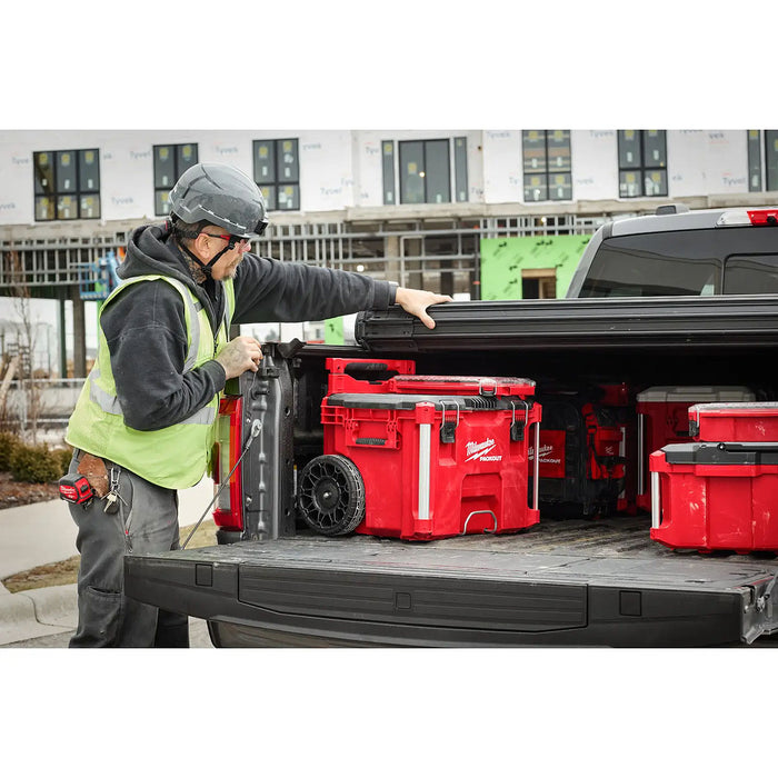 Thùng đựng đồ nghề PACKOUT Milwaukee 48-22-8427 loại có bánh xe và tay nắm kéo