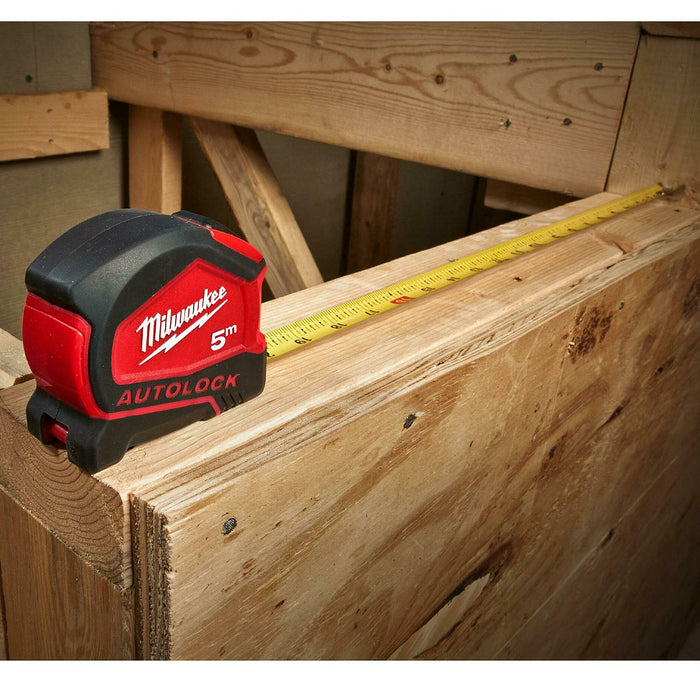 Thước cuộn thép dòng Autolock Milwaukee chiều dài từ 5m - 8m