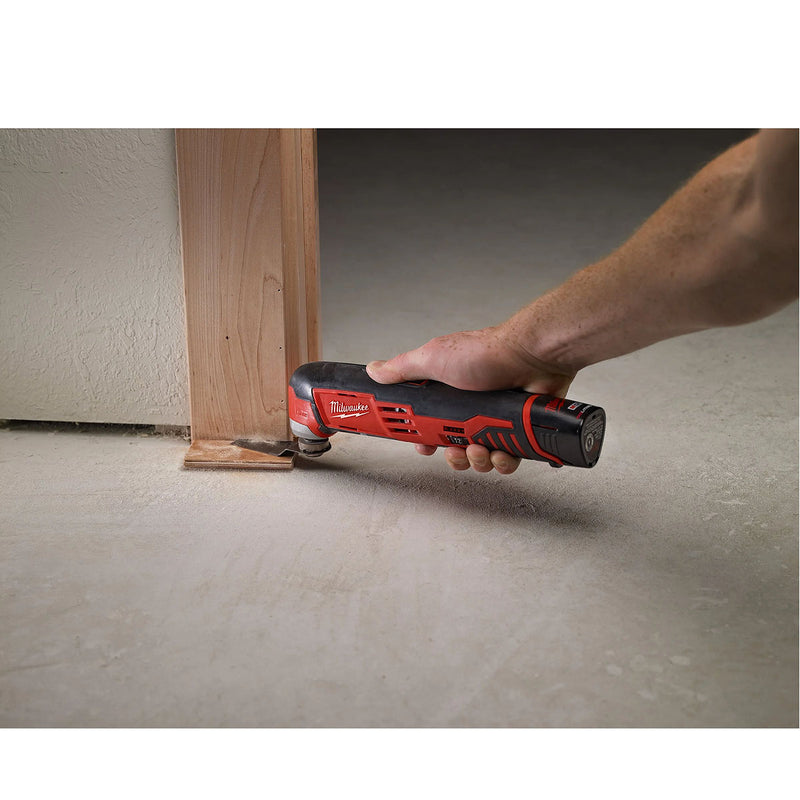 Máy cắt rung đa năng Milwaukee C12 MT dùng Pin 12V, tiêu chuẩn lưỡi OIS