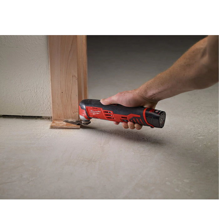 Máy cắt rung đa năng Milwaukee C12 MT dùng Pin 12V, tiêu chuẩn lưỡi OIS