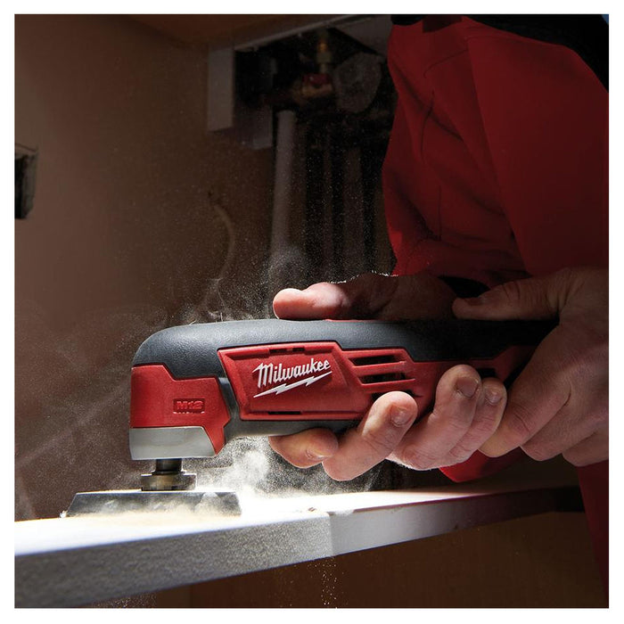 Máy cắt rung đa năng Milwaukee C12 MT dùng Pin 12V, tiêu chuẩn lưỡi OIS