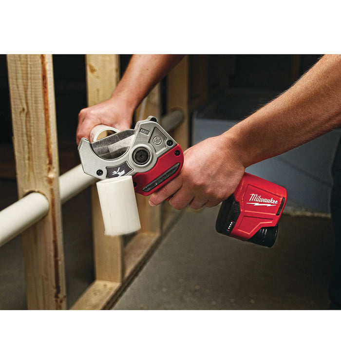 Máy cắt ống nhựa Milwaukee C12 PPC dùng Pin 12V, đường kính cắt tối đa 50mm