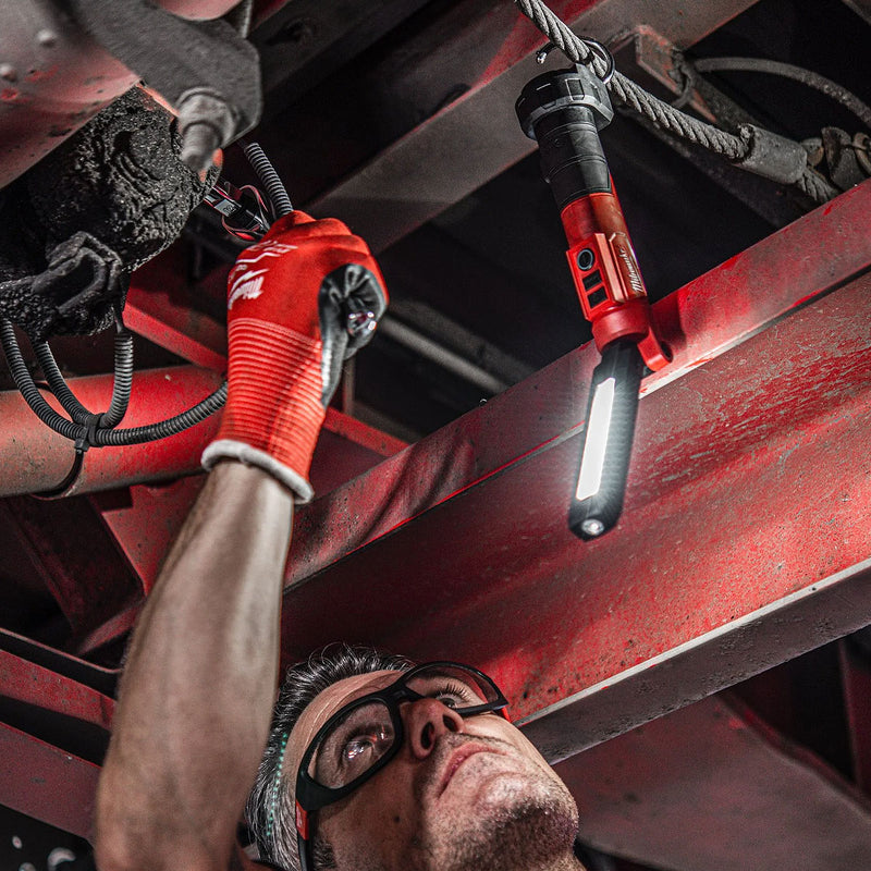 Đèn LED Milwaukee L4 SL550-301 dùng Pin sạc, độ sáng 550lm