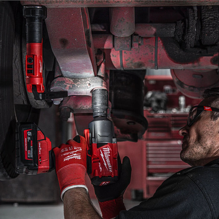 Đèn LED Milwaukee L4 SL550-301 dùng Pin sạc, độ sáng 550lm