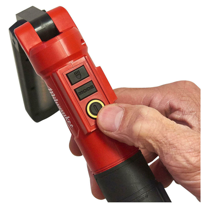 Đèn LED Milwaukee L4 SL550-301 dùng Pin sạc, độ sáng 550lm