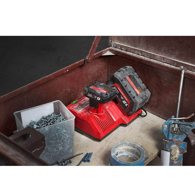 Đế sạc siêu nhanh Super Charge Milwaukee M12-18SC dùng cho Pin 18V và Pin 12V