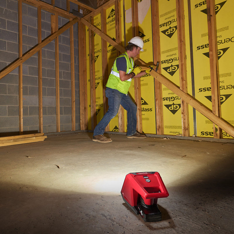 Đèn LED Milwaukee M12 AL dùng Pin 12V, độ sáng 1000lm