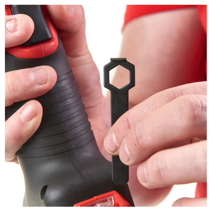 Máy tán đinh ri vê Milwaukee M12 BPRT dùng Pin 12V, lực kéo 9000N