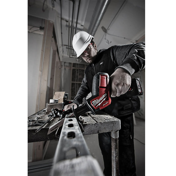 Máy cưa kiếm Milwaukee M12 CHZ dùng Pin 12V, độ xọc 15.9mm