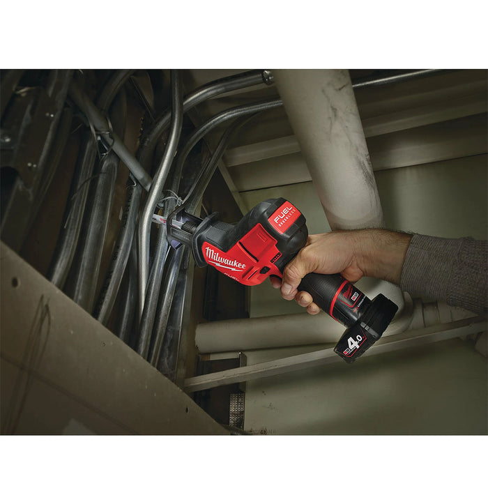 Máy cưa kiếm Milwaukee M12 CHZ dùng Pin 12V, độ xọc 15.9mm
