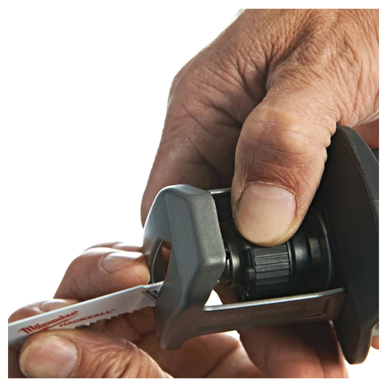 Máy cưa kiếm Milwaukee M12 CHZ dùng Pin 12V, độ xọc 15.9mm